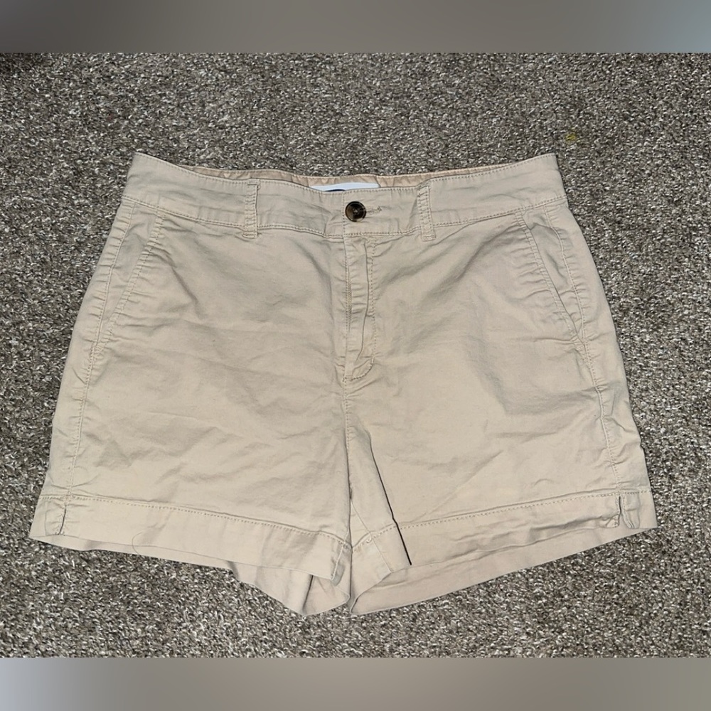 khaki shorts